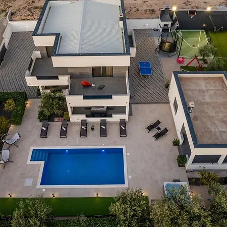 Bura Zadarvillas Βίλα *