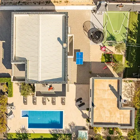 Βίλα Bura Zadarvillas *