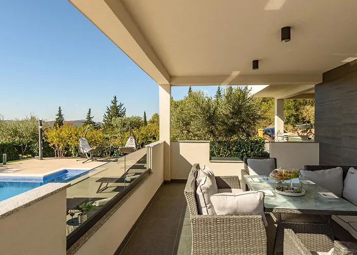 Bura Zadarvillas *