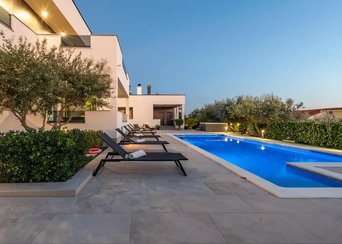 Βίλα Bura Zadarvillas