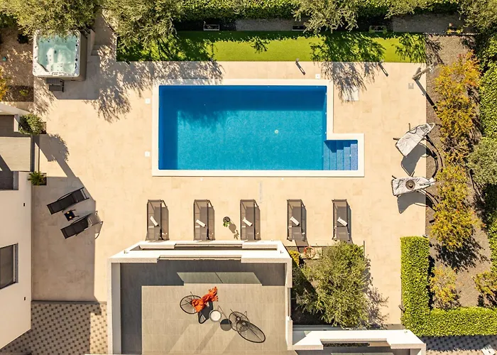 Bura Zadarvillas *